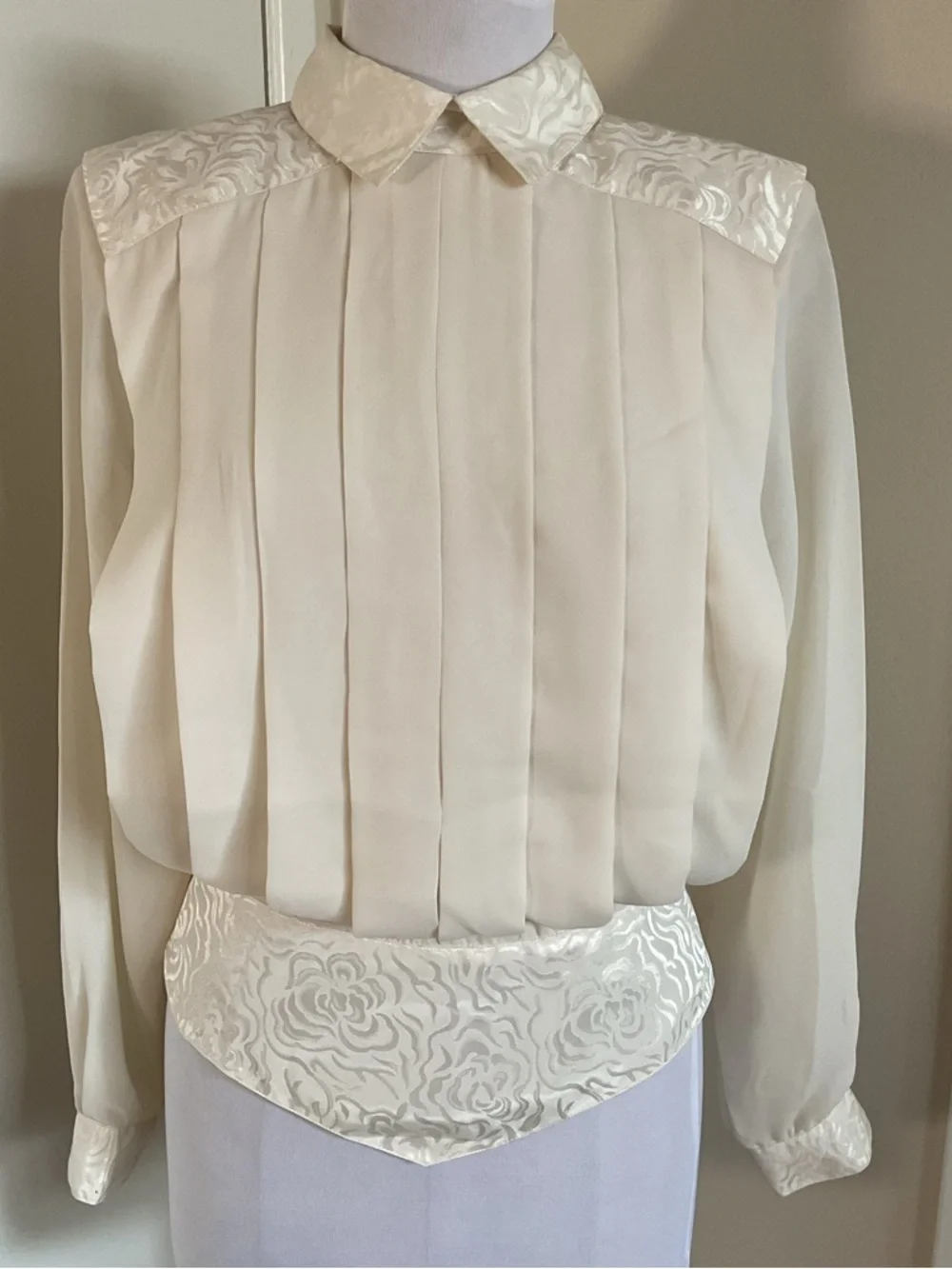 Vintage Nilani Ivory Pleated Blouse 8 Embroidered Yoke 80s Office Chic - Picture 2 of 8